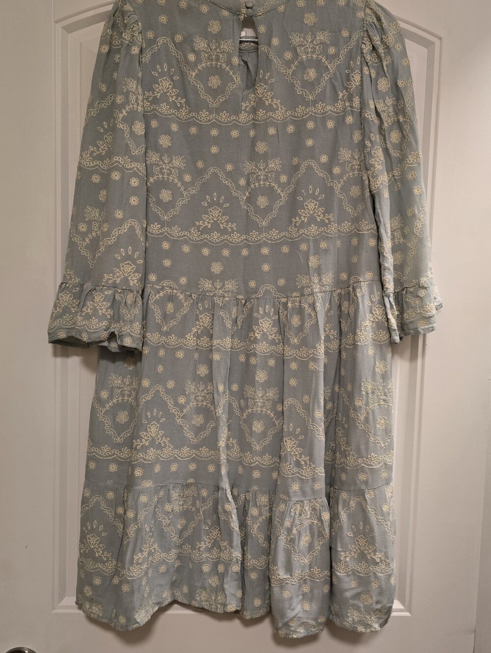 BOUTIQUE Penelope Rose Dress with Delicate Cream Floral Embroidery. Runs small. - Picture 6 of 9